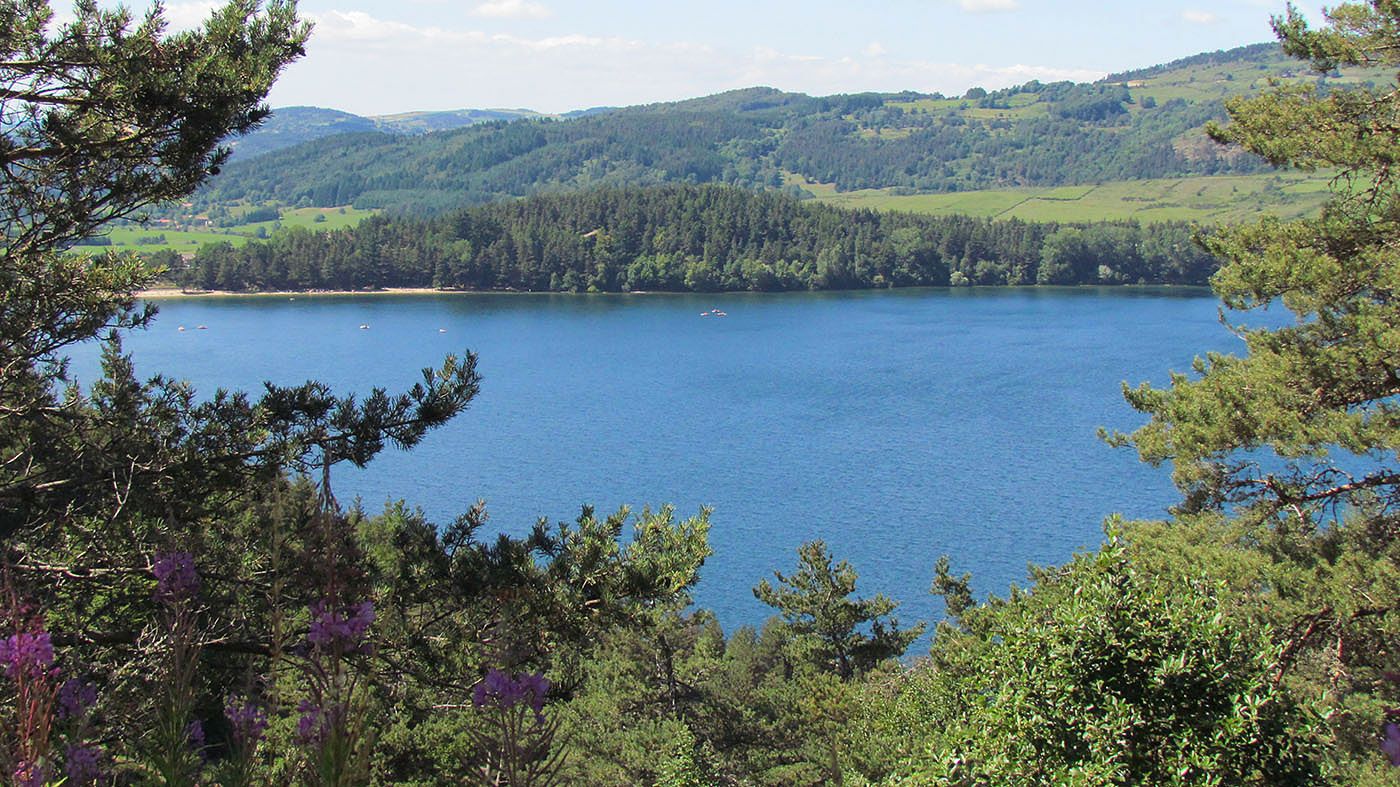 Le lac d'Issarlès